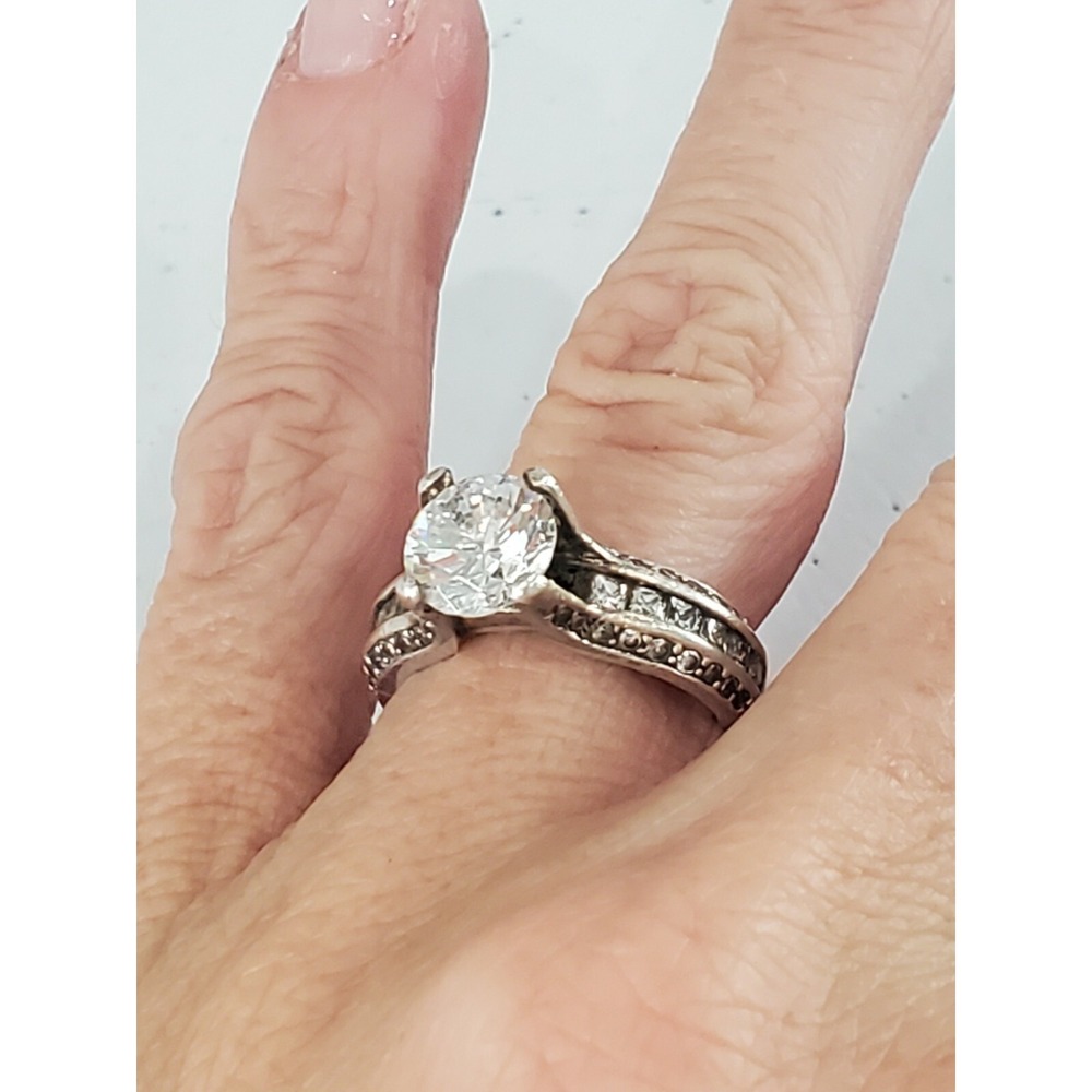 925 sterling silver ring size 5.5 clear stones Statement or engagement piece